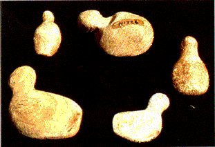 Stones resembling sitting or floating birds